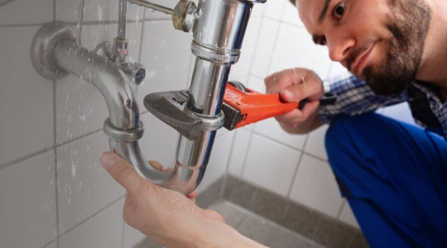 Professional same day plumber services in Newhall, IA